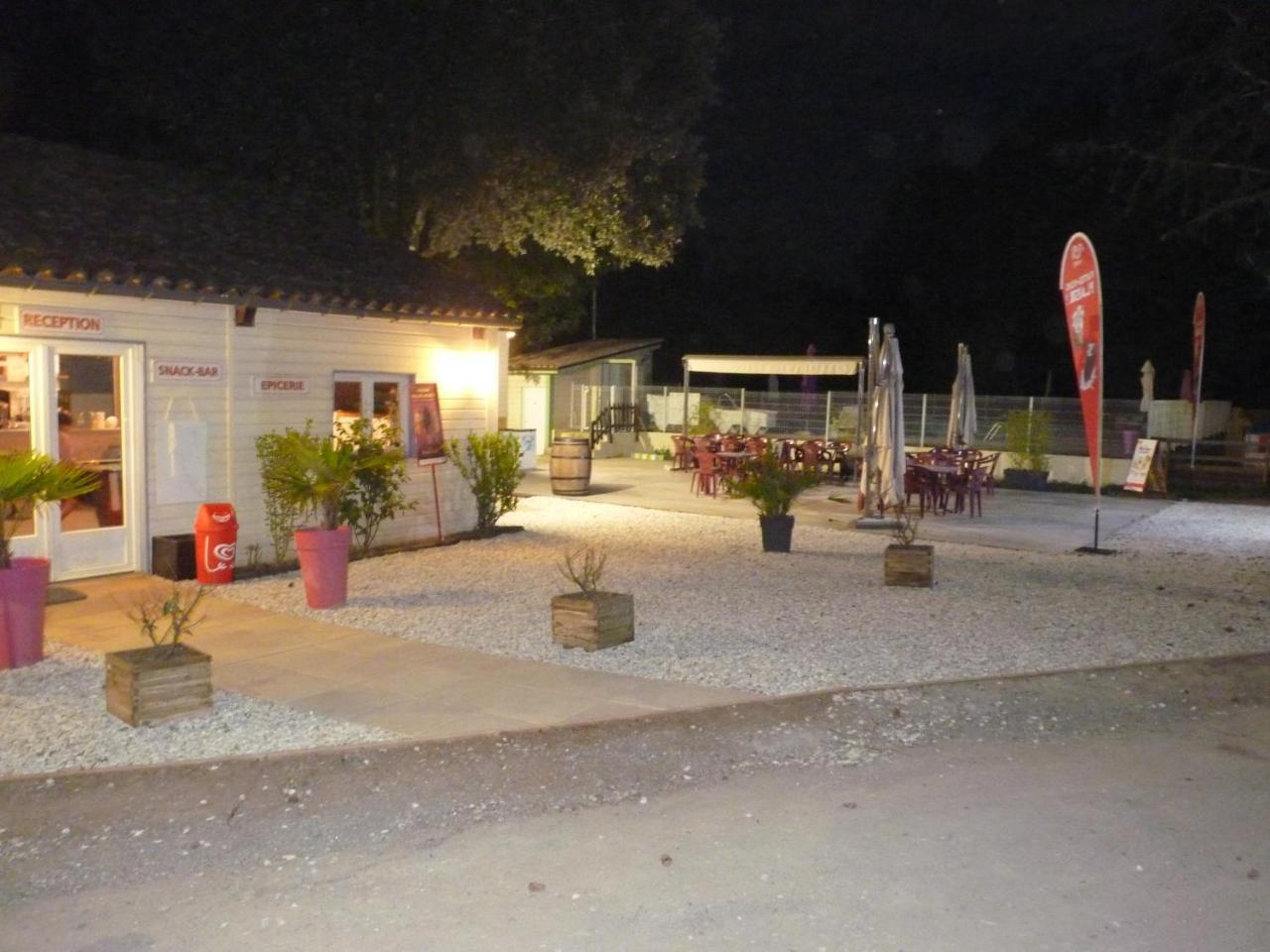 Camping De Graniers Ξενοδοχείο Monoblet Εξωτερικό φωτογραφία