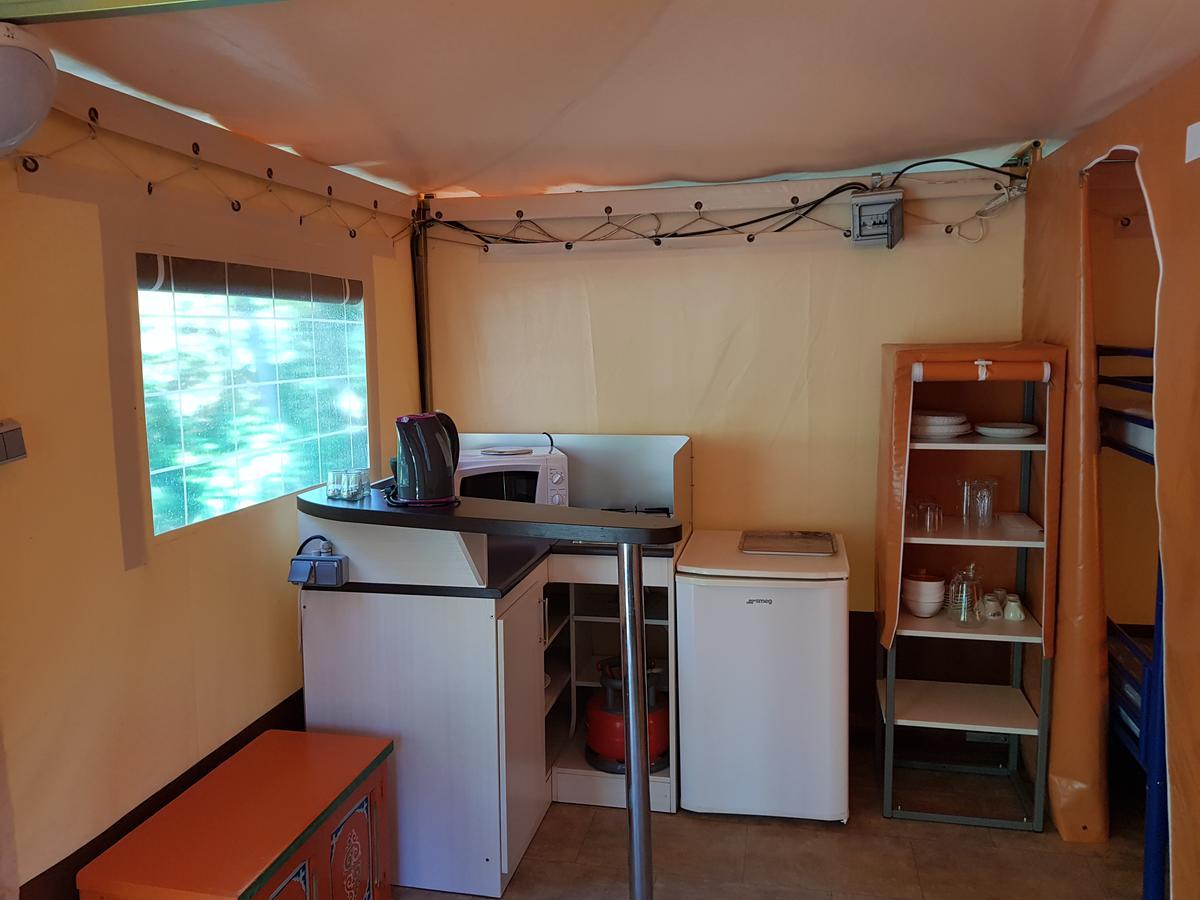 Camping De Graniers Ξενοδοχείο Monoblet Εξωτερικό φωτογραφία